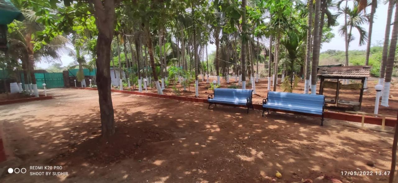 Vasant Lata Farm House Barashiv Exterior foto